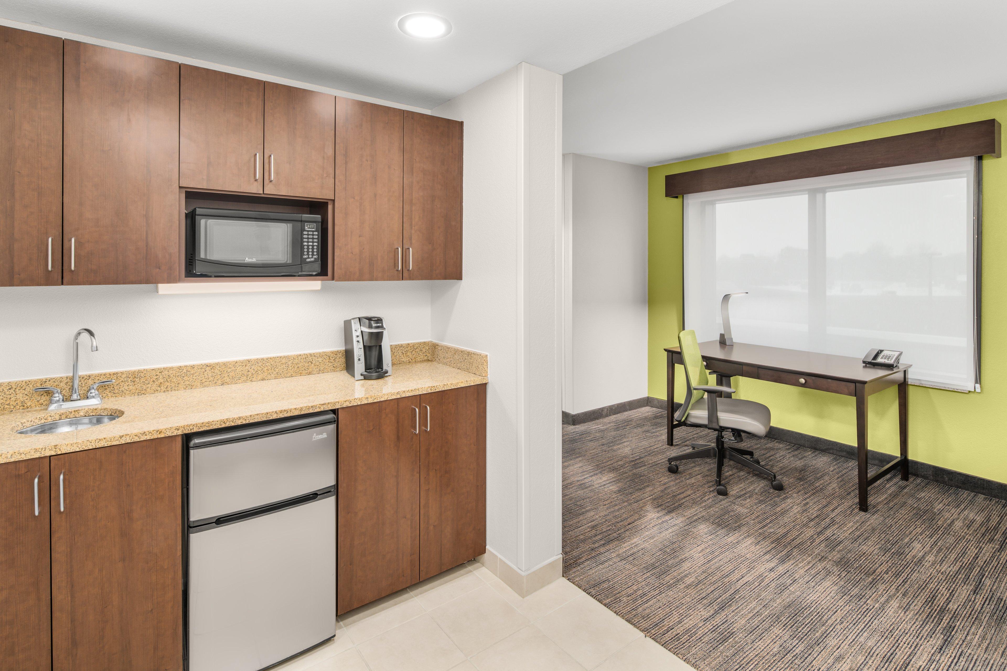 Holiday Inn Express & Suites Wilmington-Newark By Ihg Exterior foto